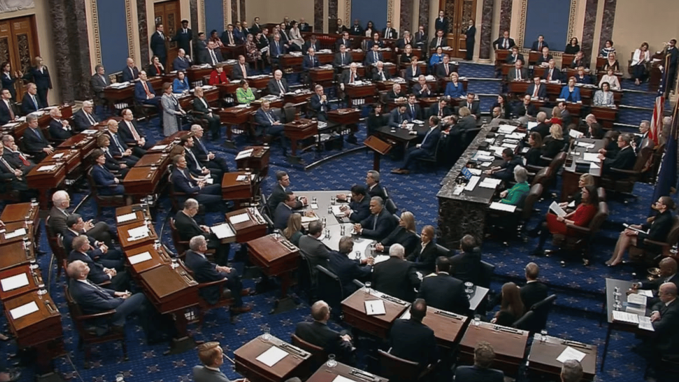 Сенат США окончательно поддержал законопроект о помощи Украине