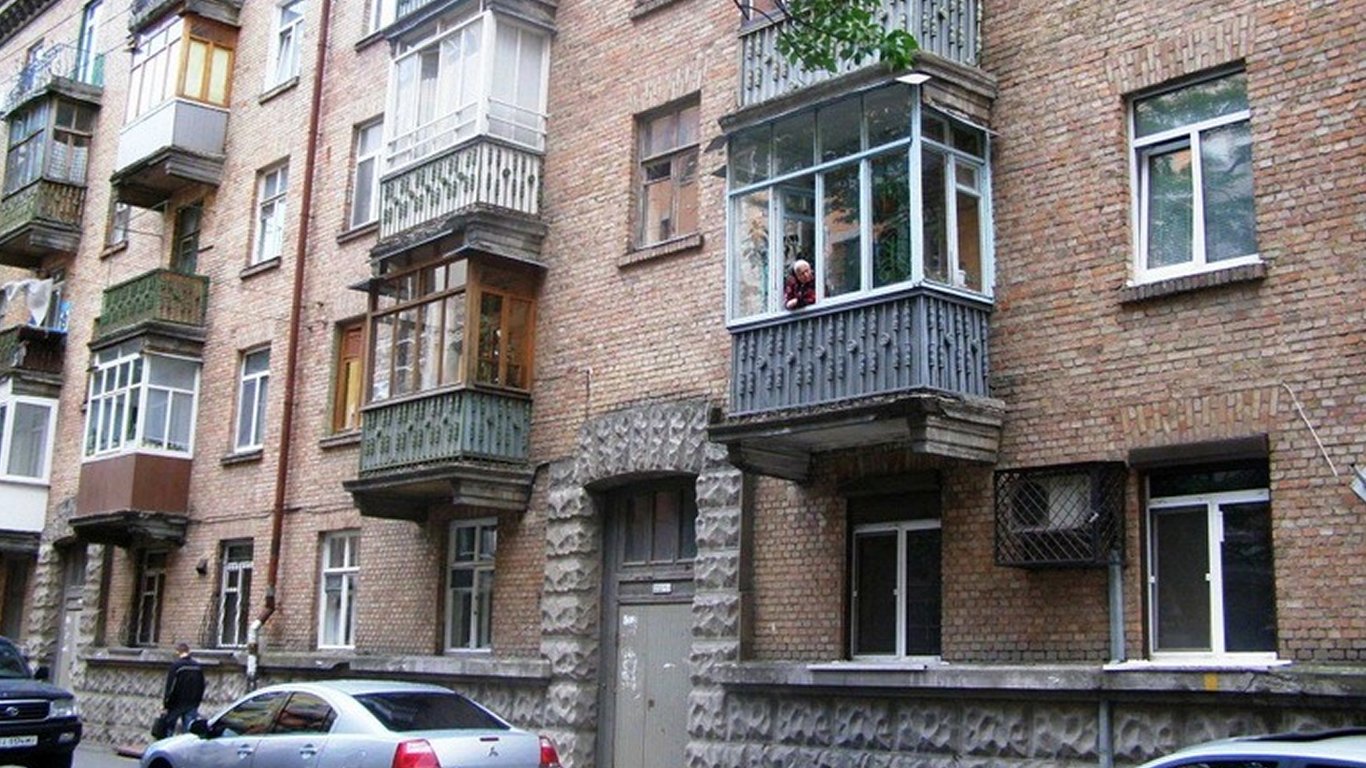 Чому в сталінках робили 4-метрові стелі та для чого вони були потрібні