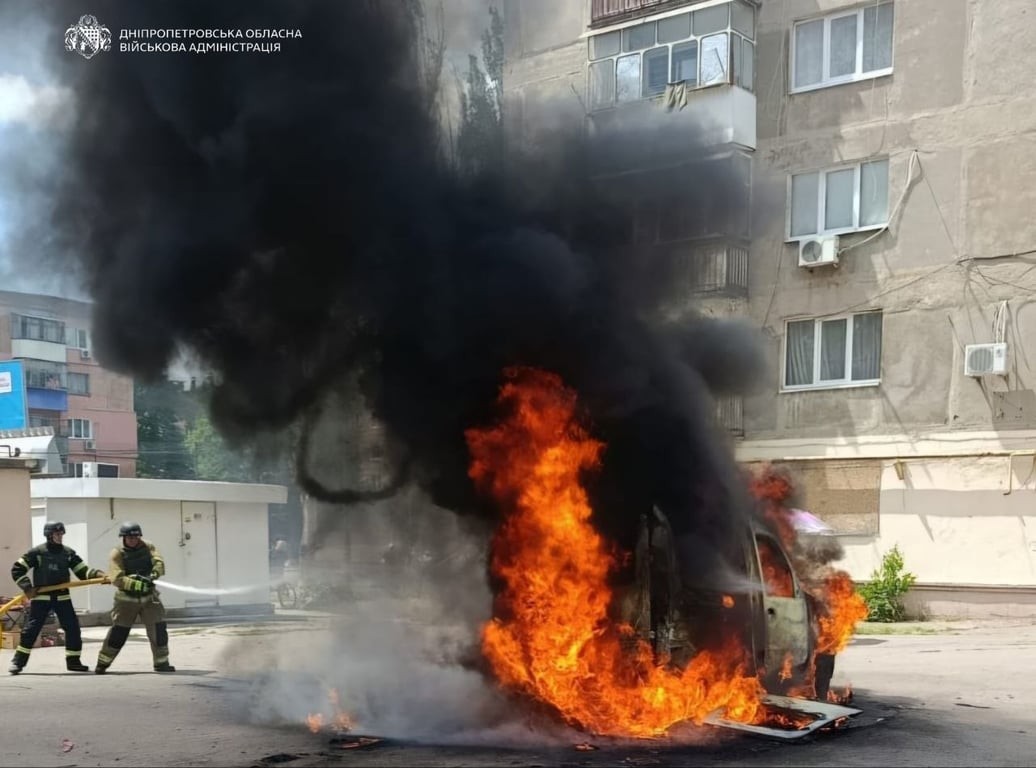 РФ атакувала п’ять районів Дніпропетровщини: є 9 поранених - фото 1