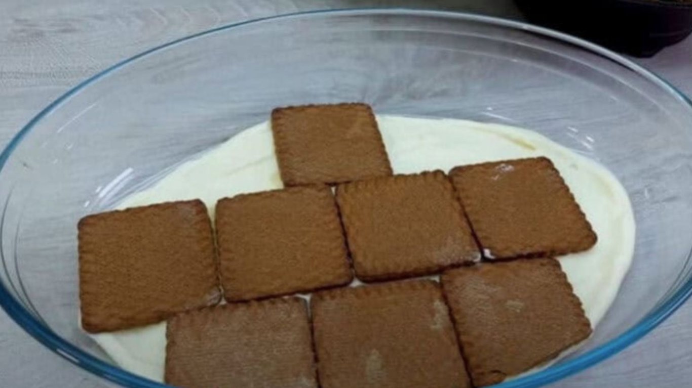 десерт усіх італійців змішайте каву з молоком 