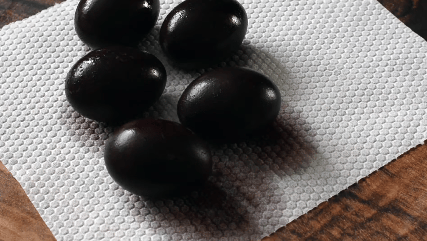 Крашанки у вині на Великдень - лайфхак