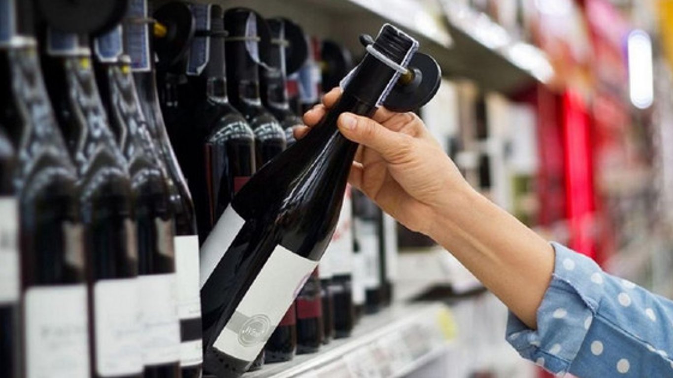 Ціни на алкоголь: Гетманцев про підвищення акцизного податку