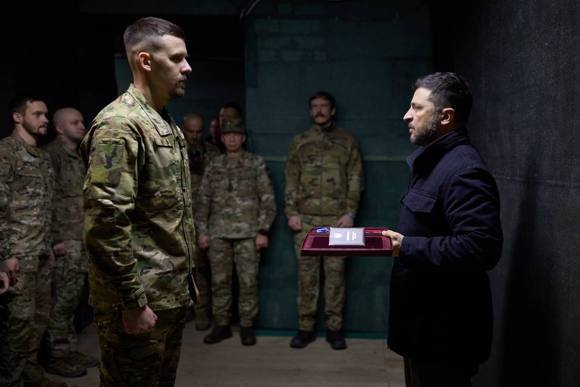 Український військовий та Зеленський