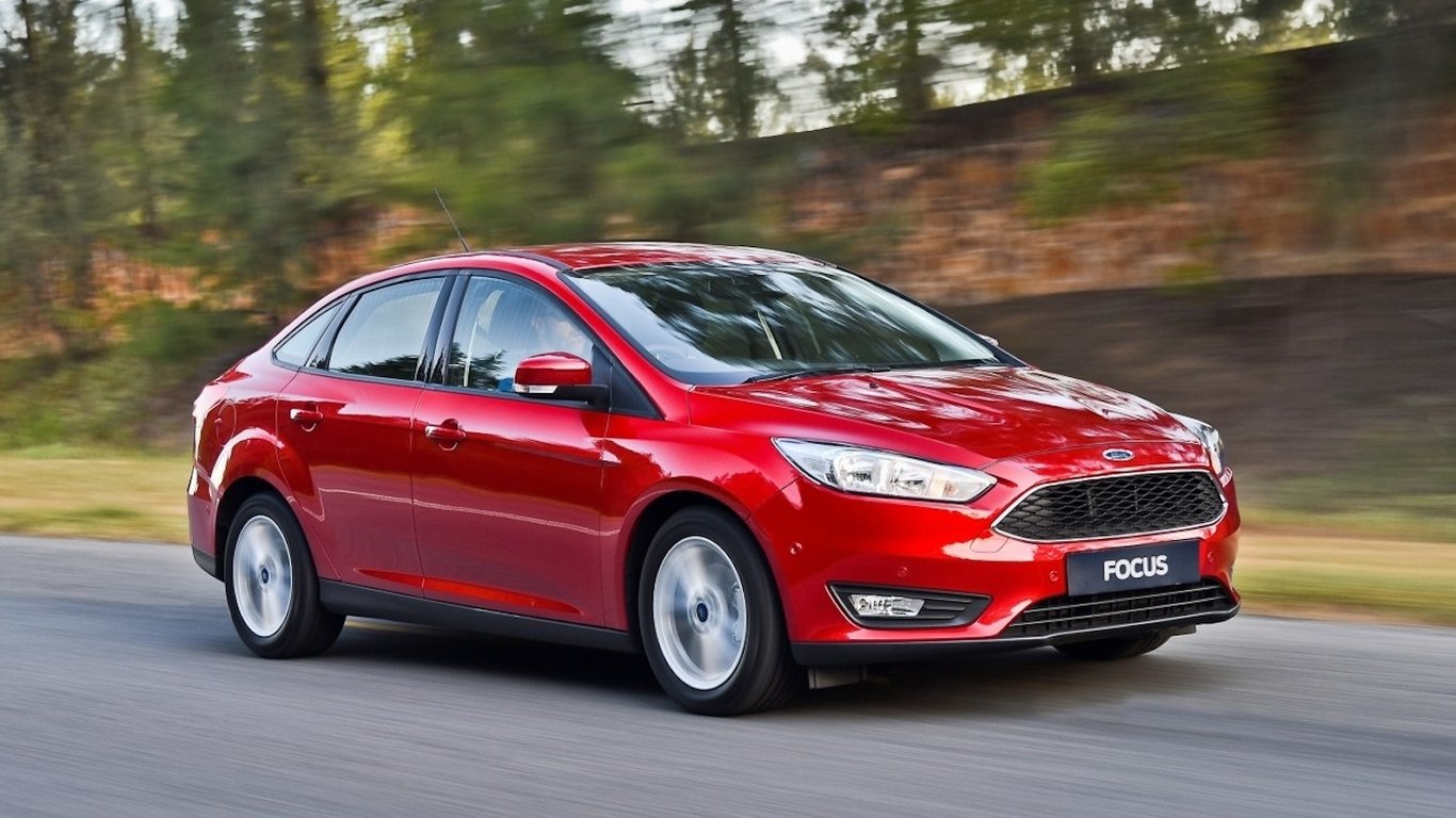 Какой Ford Focus III с пробегом лучше: бензиновый или дизельный