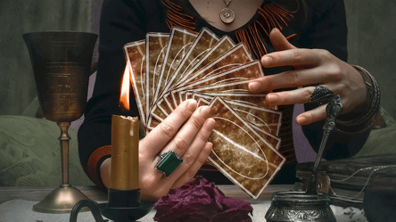 Tarot December 2025 predictions — signs expecting big changes - 285x160