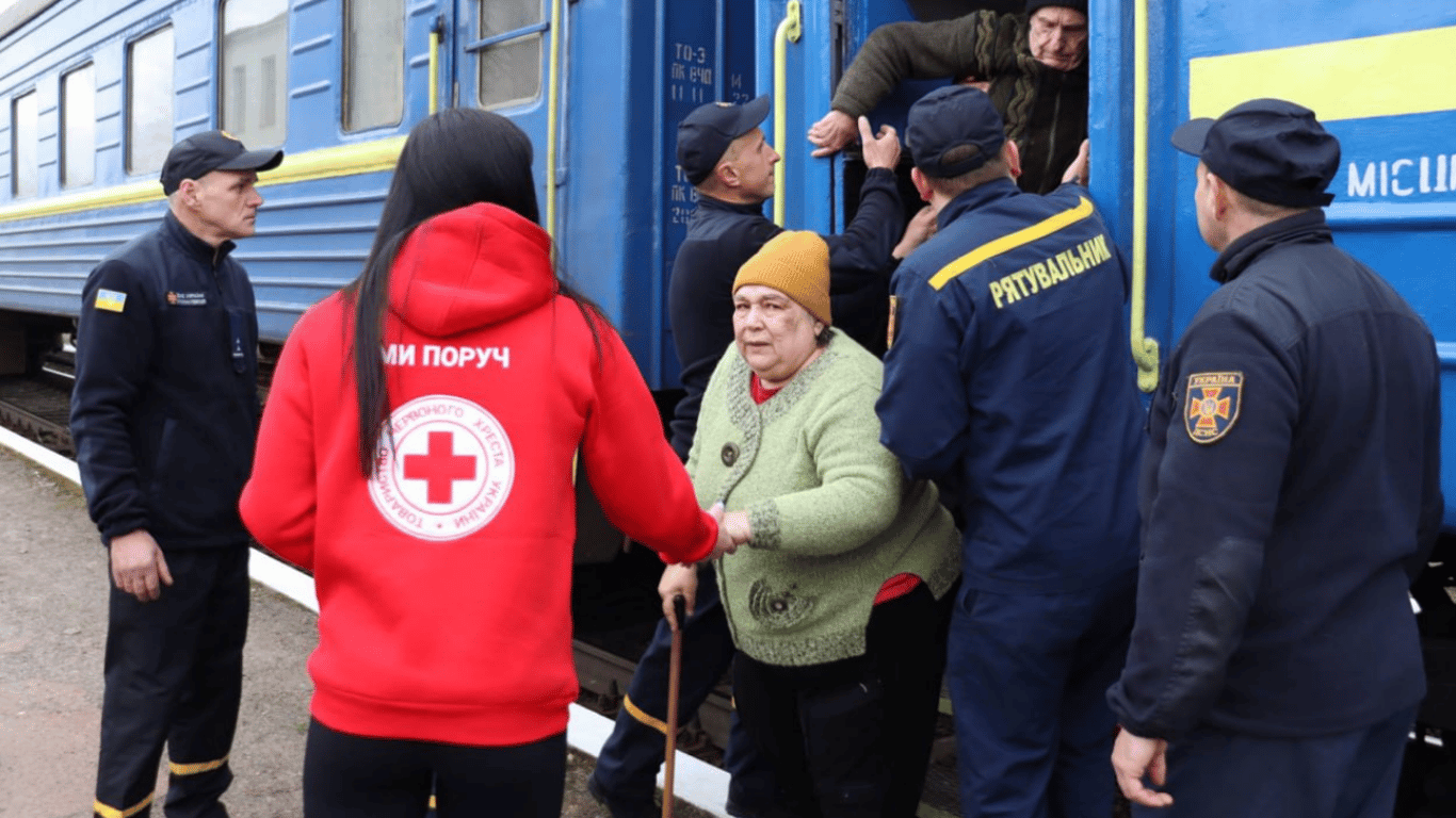 Евакуаційні потяги з Донецької області будуть їздити по-іншому — який графік
