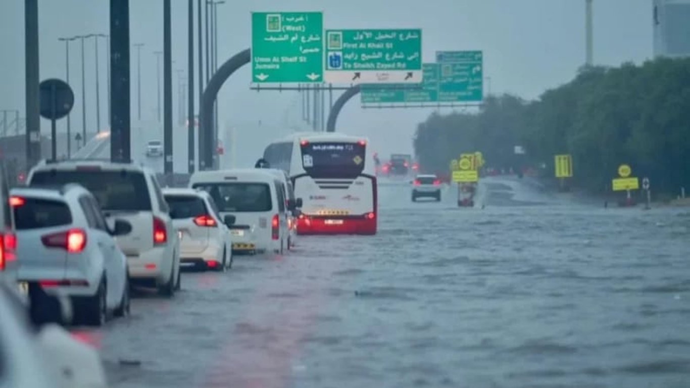 Місто Дубай пішло під воду - є загиблі
