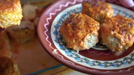 Котлети в соусі в духовці: ліниві голубці з капустою та фаршем - 285x160