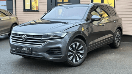 Авто за 2,7 млн грн — САП взялася за одеського митника - 290x160