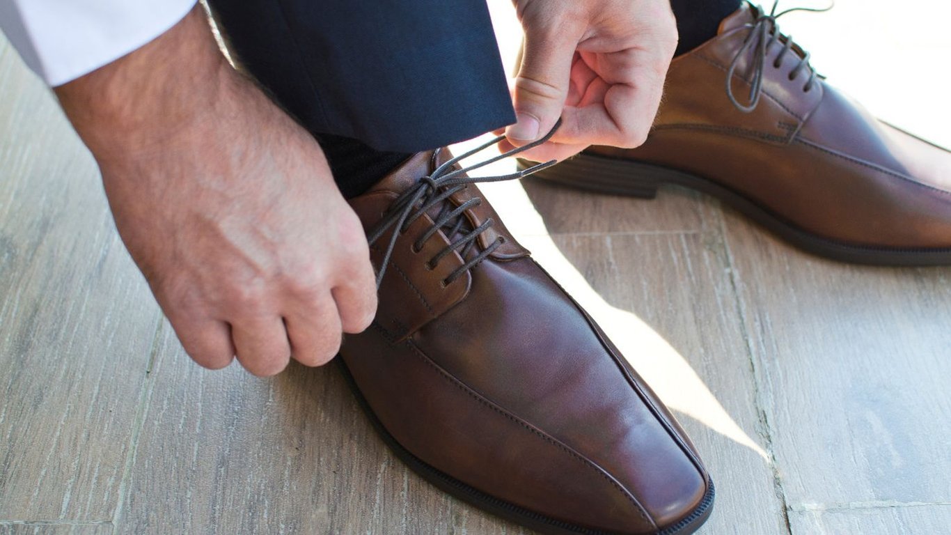 Поради для вибору взуття на роботу, які допоможуть кожному почуватися краще.