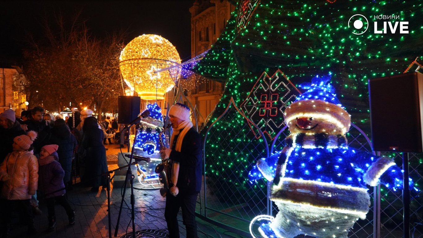 Стало відомо, скільки коштів витратили українські міста на новорічні прикраси цього року