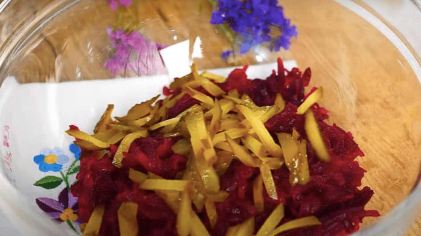 смачний салат з буряком 