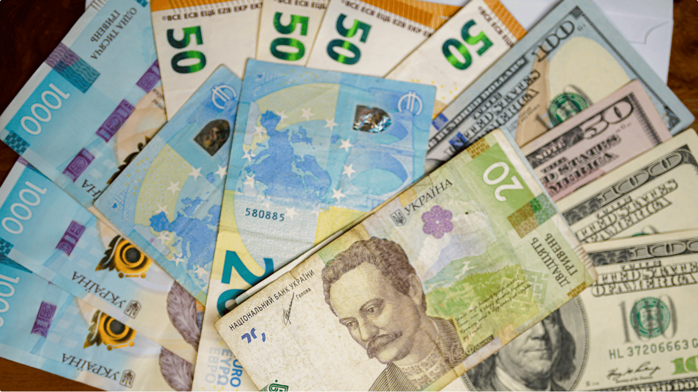 В стране ЕС ищут художников: предлагают выплаты в почти 4 000 евро