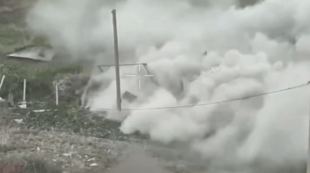 Феєрверк для окупантів — на Кінбурнській косі згорів склад БК - 285x160