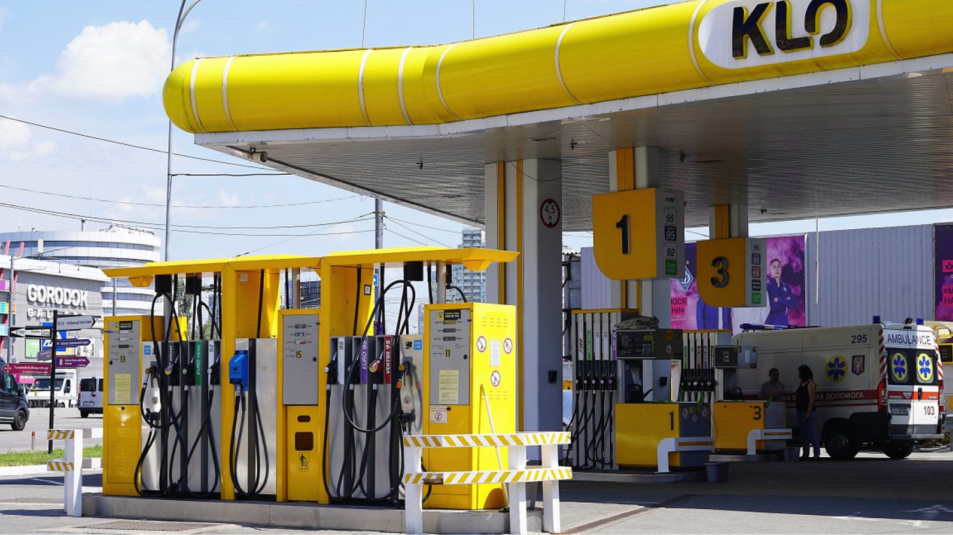 Ціни на бензин 18 серпня — на АЗС дорожчають бензин та дизпаливо