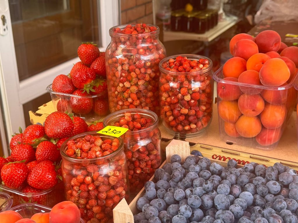 Сезонні фрукти та ягоди у Львові — актуальні ціни на ринку - фото 2