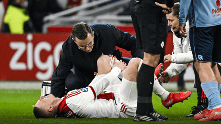 Зинченко заменили на 6-й минуте первого матча в основе Аякса - 285x160