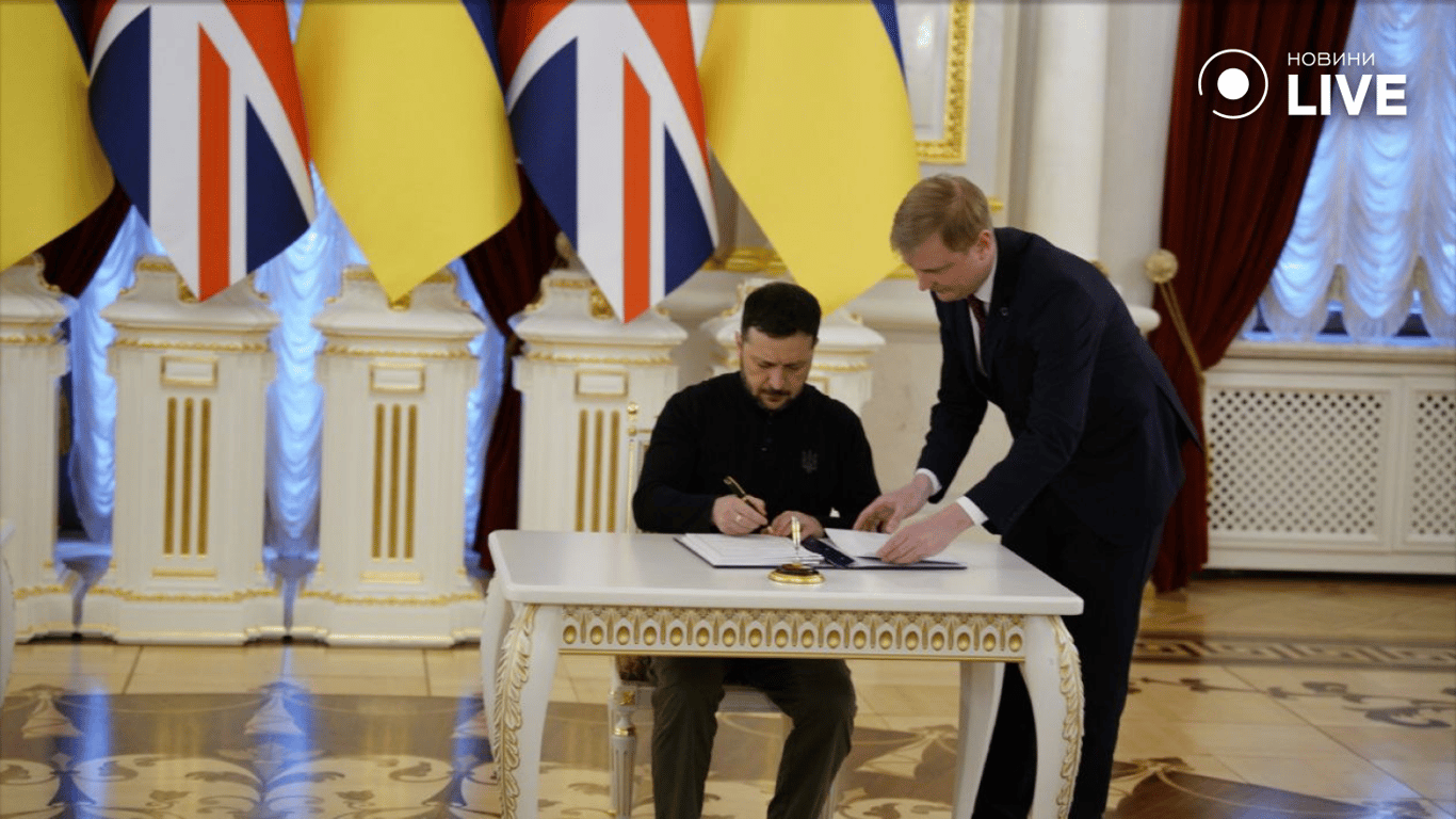 Зеленський підписує угоду про 100-річне партнерство