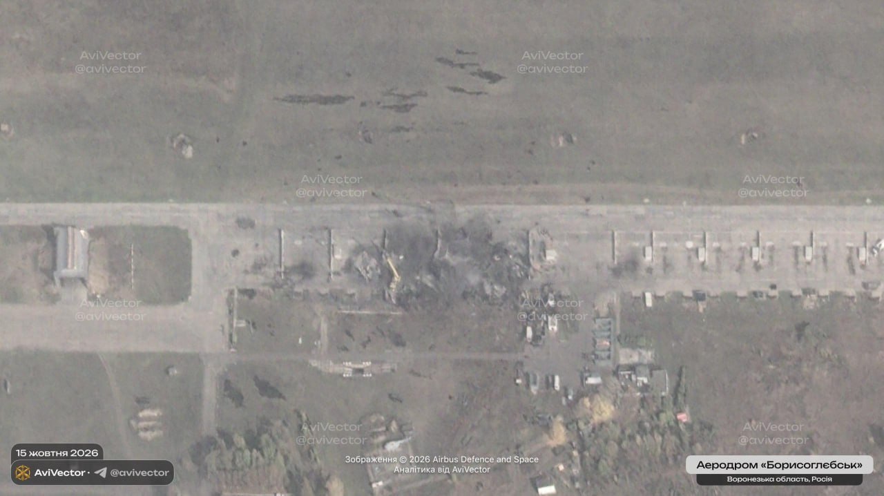 ВМС нанесли удар по аэродрому в России: заявлено о поражении шести Су-34М - фото 1