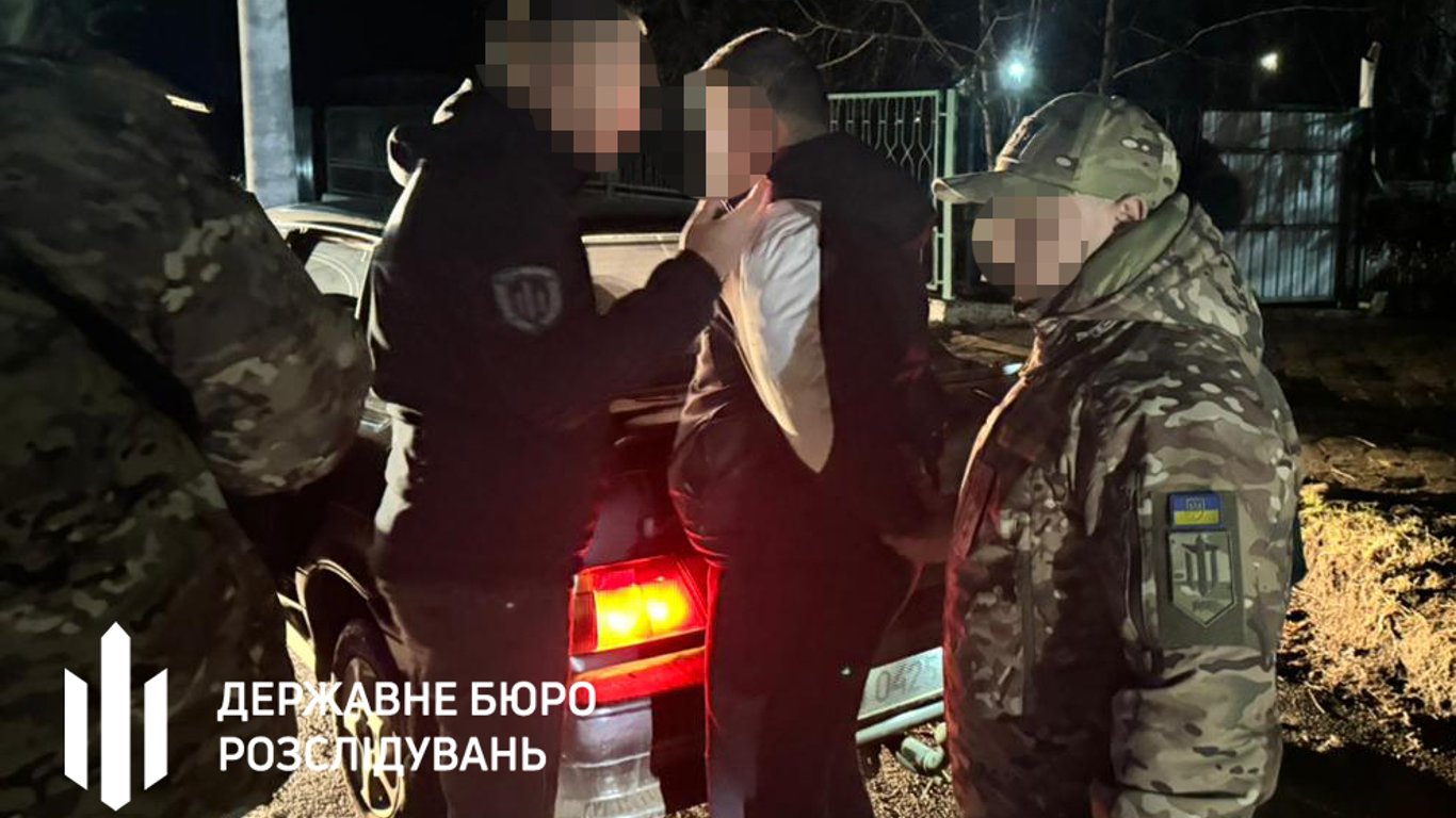 Оформлювали ухилянтам "білі квитки" — на Одещині затримали правоохоронців