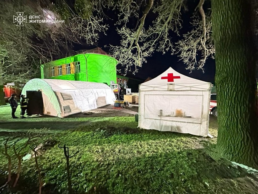 ДСНС допомагають постраждалим від атаки на Житомирський район 10 квітня