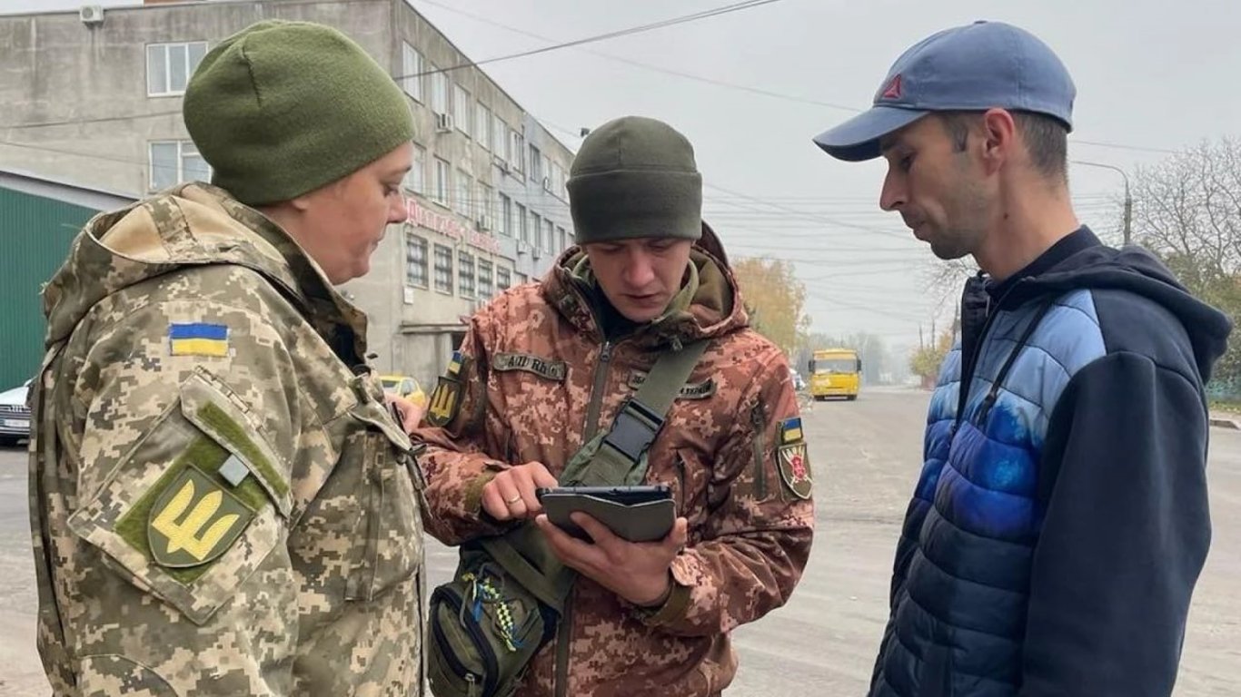 Командующий СВ ВСУ рассказал, как отношение к ТЦК подрывает национальную безопасность Украины