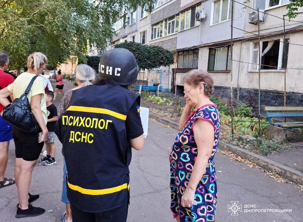 В ГСЧС показали первые кадры ракетного удара по Павлограду - фото 7