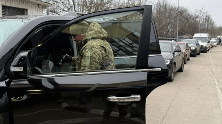 Складна ситуація з виїздом до Молдови — траса Одеса-Рені стоїть - 285x160