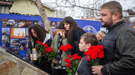 В Одесі відкрили меморіальну дошку фельдшеру-герою — фото - 285x160