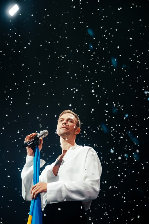 Макс Барских выступил с шоу "Рождественский Звездопад" во Дворце Спорта