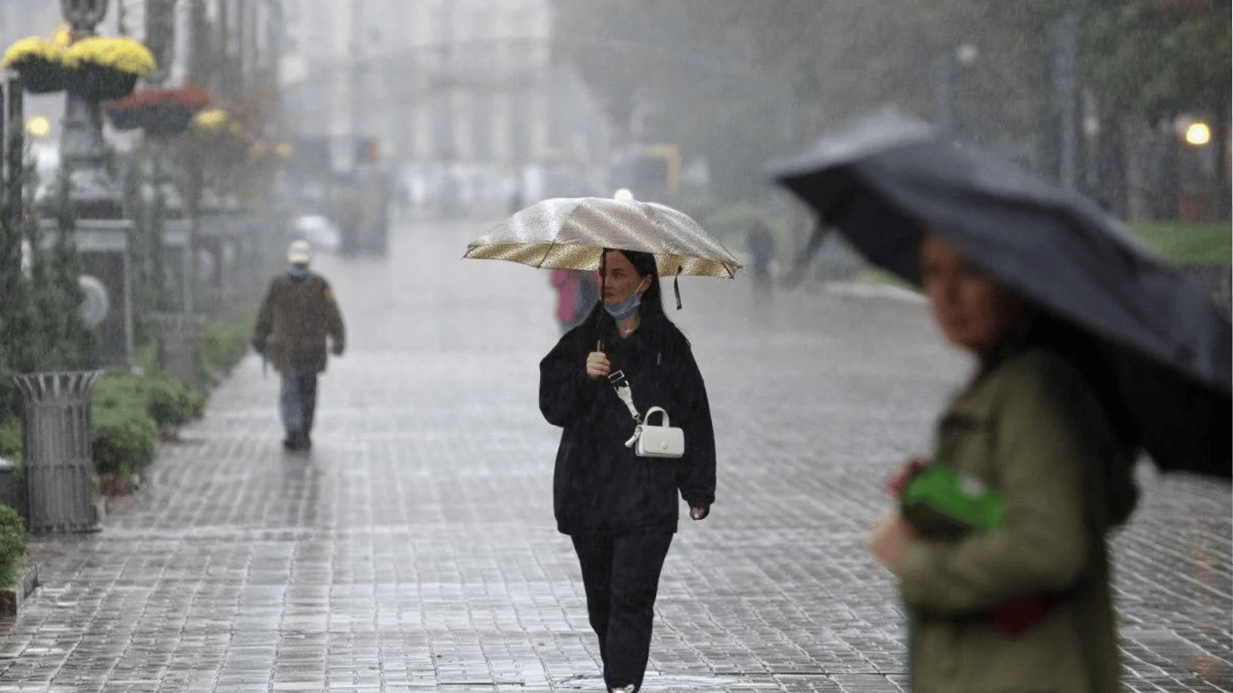 Синоптики прогнозують сильні дощі — якою буде погода 26 березня