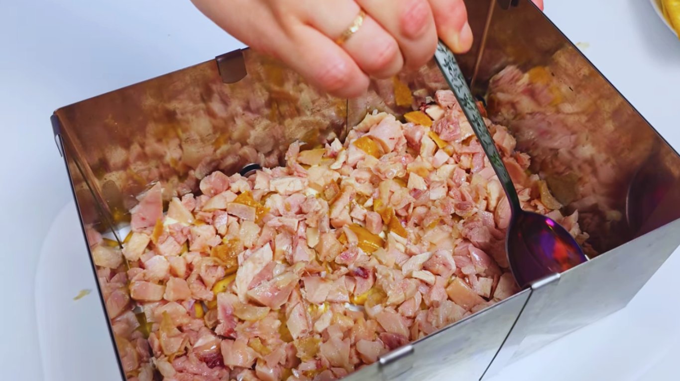 рецепт салату з копченою куркою