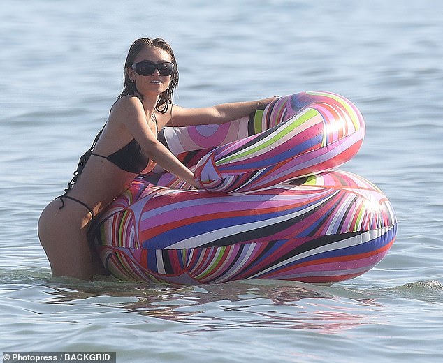 Донька супермоделі Гайді Клум приголомшила ідеальною фігурою на італійському курорті - фото 1