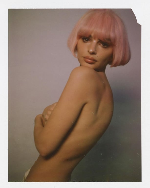 Модель Емілі Ратаковські. Фото: instagram.com/emrata/