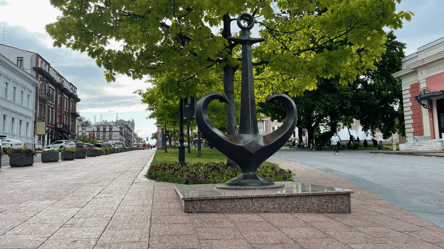В Одессе требуют снести памятник "Якорь-сердце" — почему - 285x160