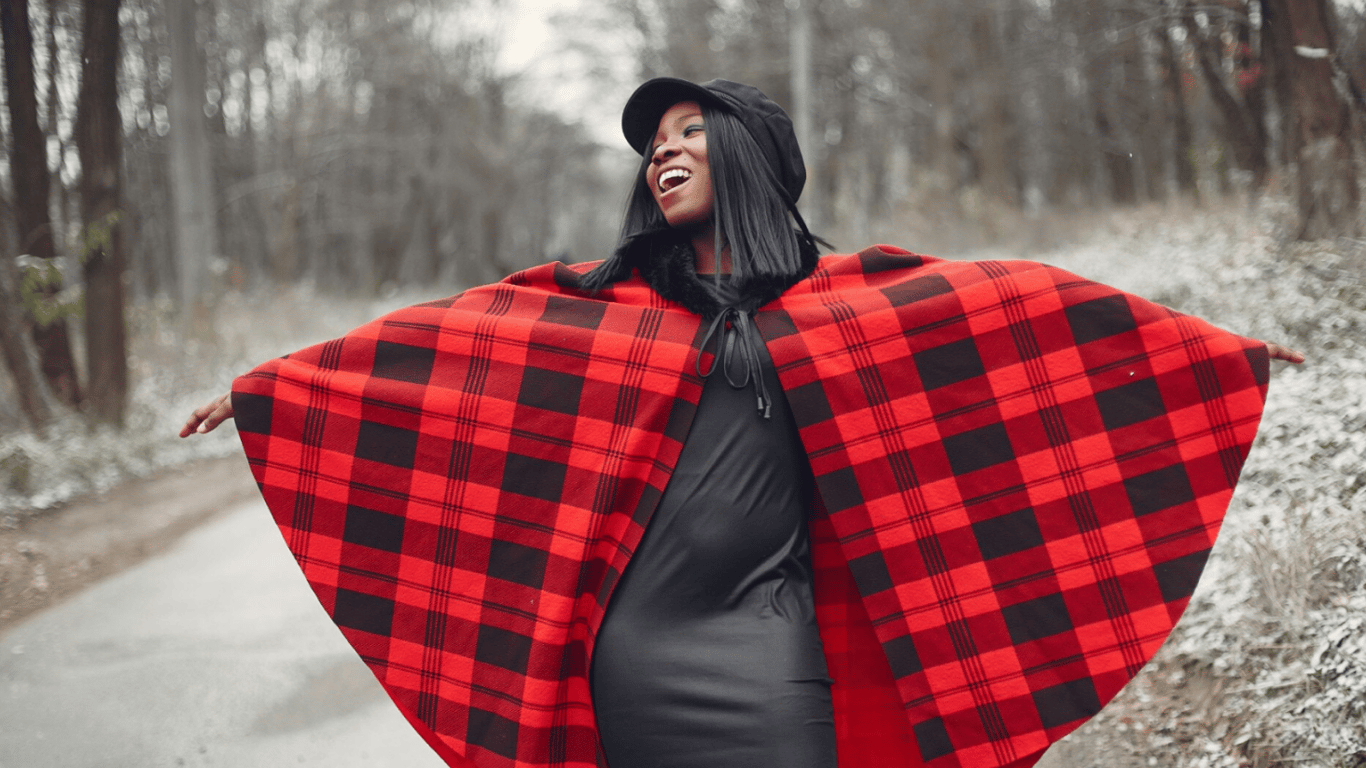 Trendy cape 2025 — How to wear and what models are in the top now