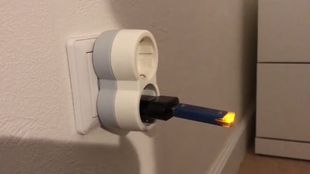 Що буде, якщо вставити флешку в зарядний пристрій для смартфона - 285x160