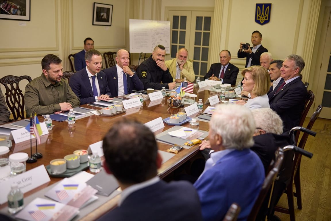 Президент України разом з командою на зустрічі з американськими підприємцями та керівниками фондів США