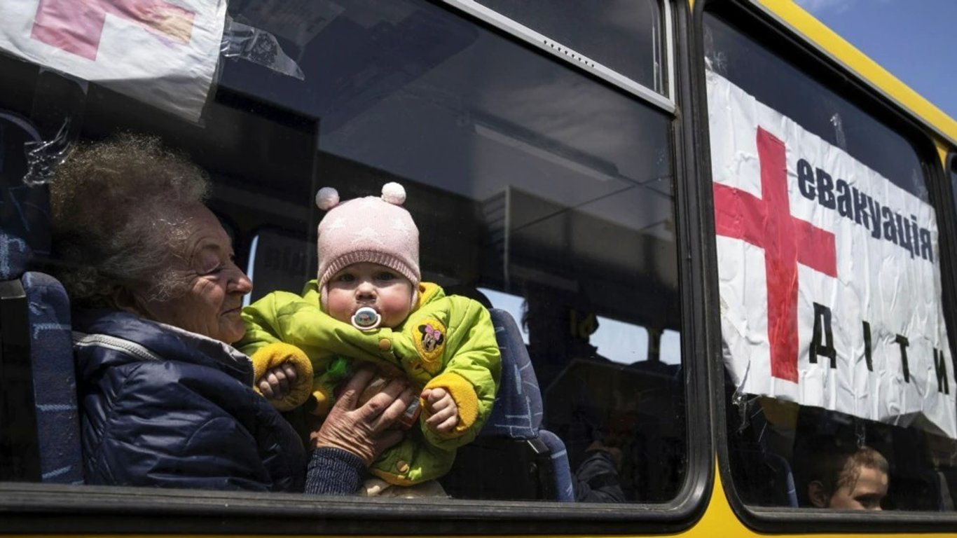В Херсонской области продолжают эвакуировать детей с оккупированных территорий