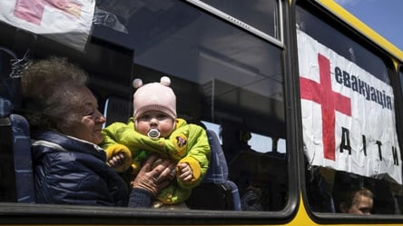 На Херсонщині продовжують евакуювати дітей з окупованих територій - 285x160