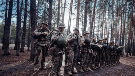 Воїни ЗСУ подякували Британії за підтримку, прочитавши вірш - 290x160