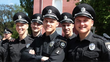 В Украине отмечают День полиции: сильные и искренние поздравления защитникам - 285x160