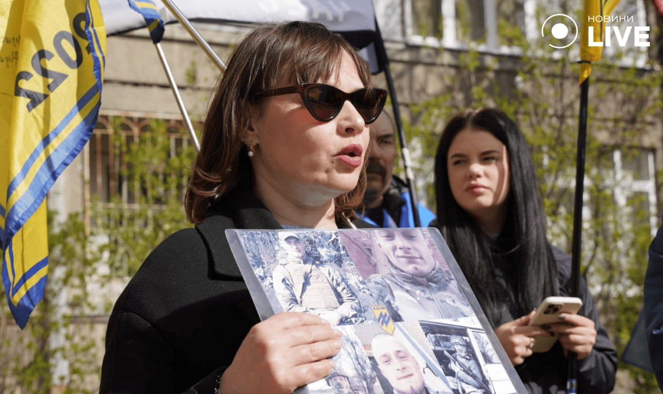 Родичі полонених просять владу не забувати про полонених