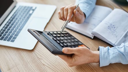 Мінімальна зарплата у 10 тис. грн — формулу хочуть змінити - 290x160