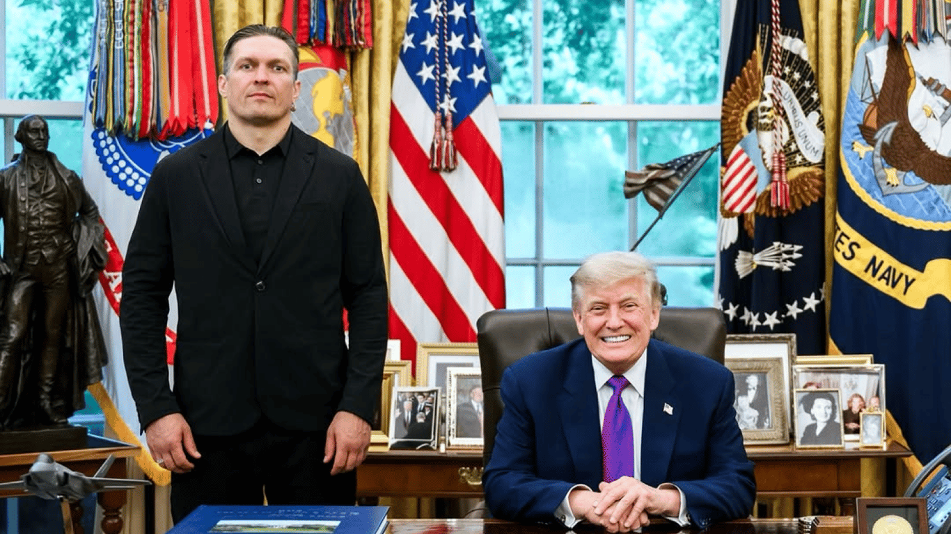 Усик опубликовал фото с Трампом и поблагодарил его за встречу