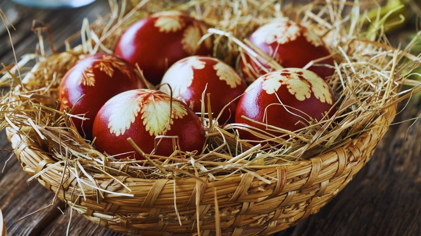Как покрасить яйца к Пасхе в луковой шелухе — пошаговый рецепт