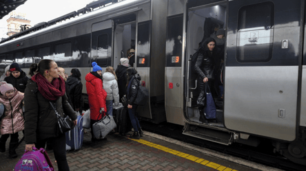 Укрзализныця обновила графики — как будут курсировать поезда - 285x160