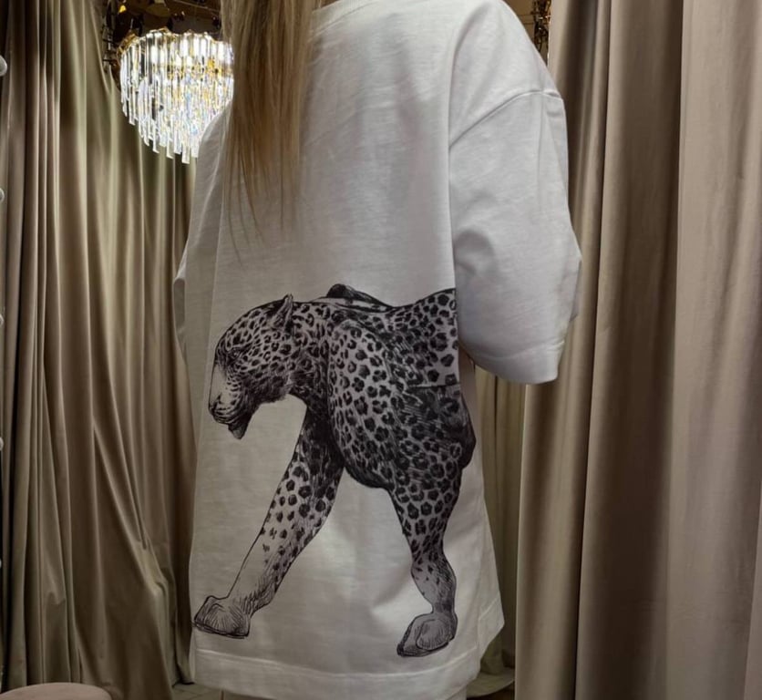 Одяг з тваринним принтом залишається в тренді