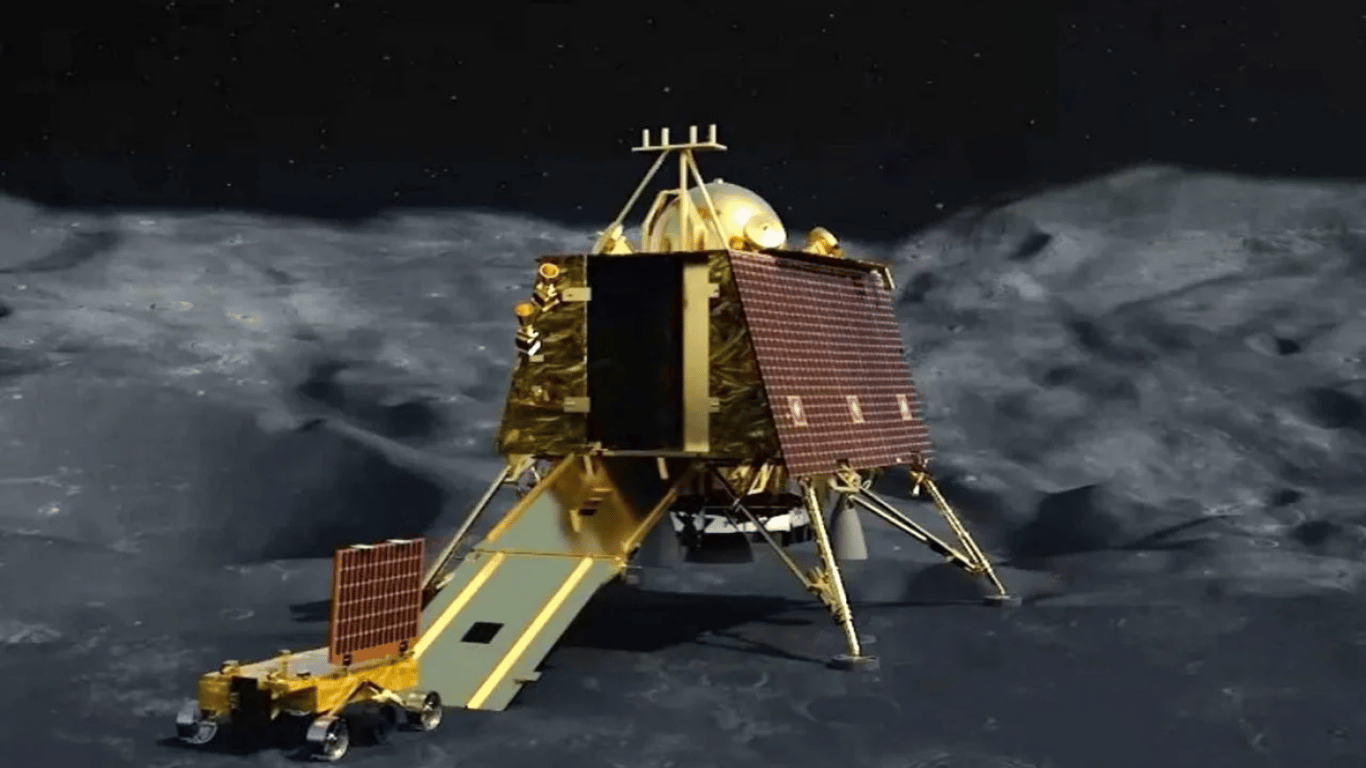 Посадочный модуль "Чандраян-3" достиг орбиты Луны и показал первые кадры