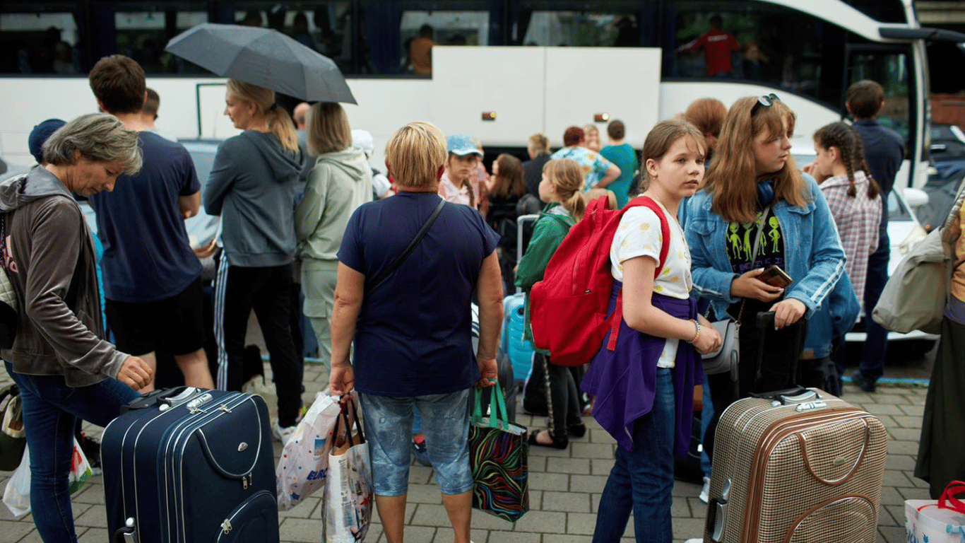 Українські біженці зможуть отримати ПМП в Канаді: що потрібно